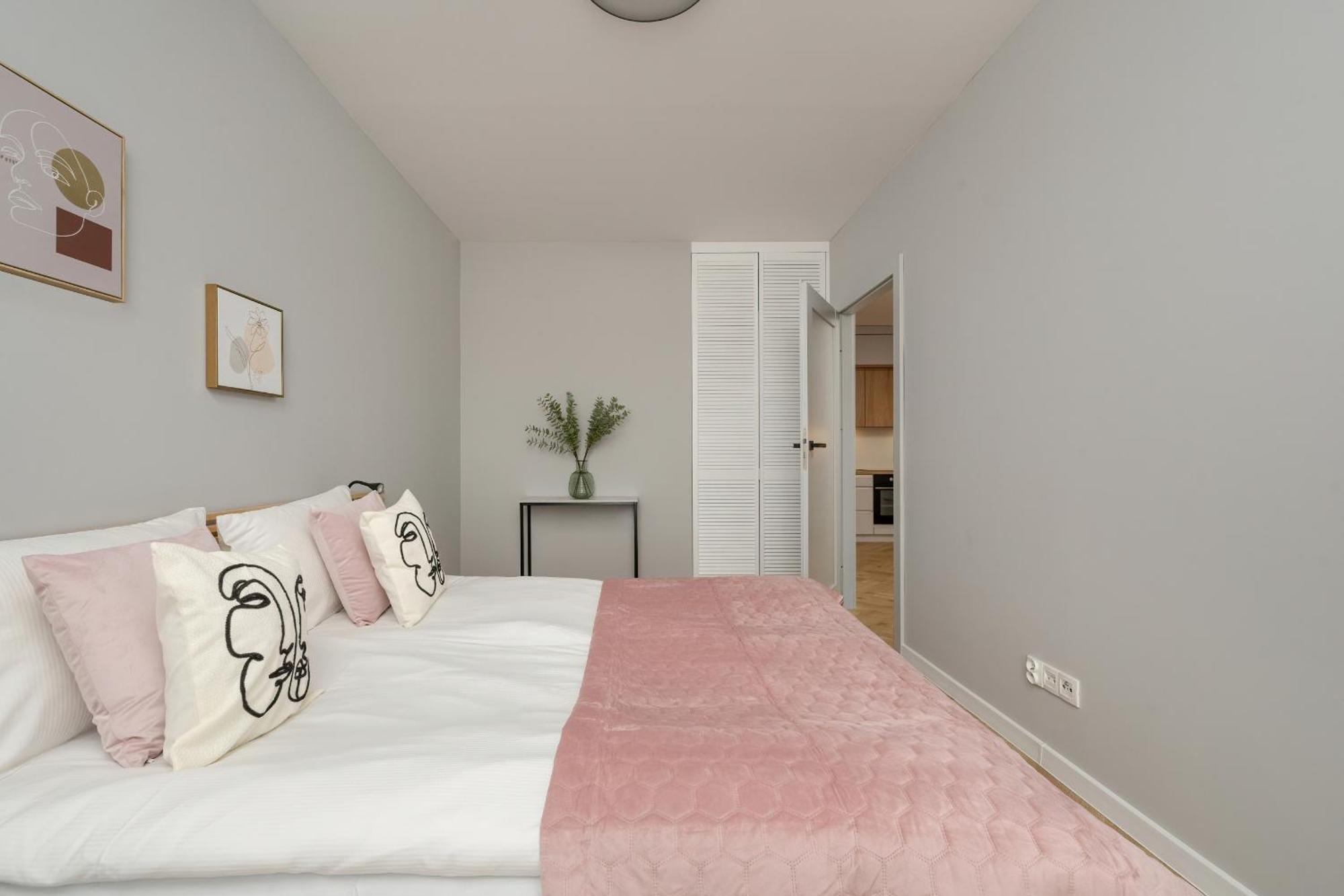 Michalczyka Stylish Apartment With Parking In The City Center Of Wroclaw By Noclegi Renters Eksteriør billede